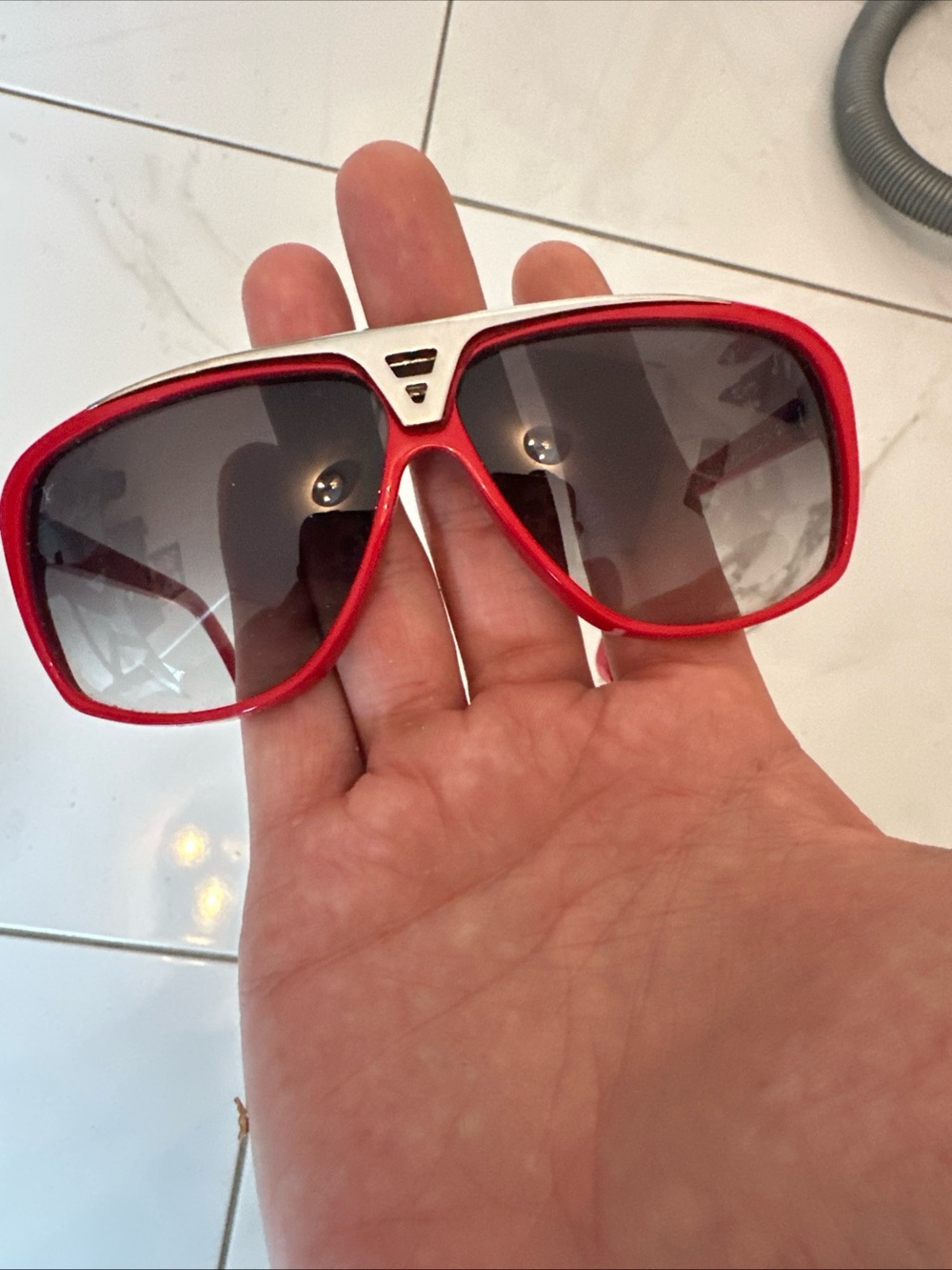Authentic Louis Vuitton Evidence Sunglasses - Red Rare Colour - Comes With Case!